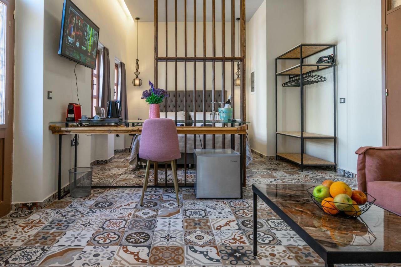 Casa Poli Suites Rhodes City ภายนอก รูปภาพ