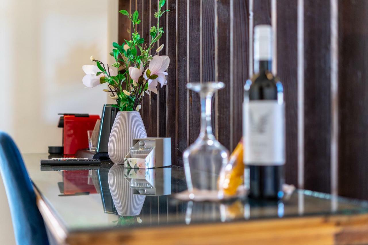 Casa Poli Suites Rhodes City ภายนอก รูปภาพ